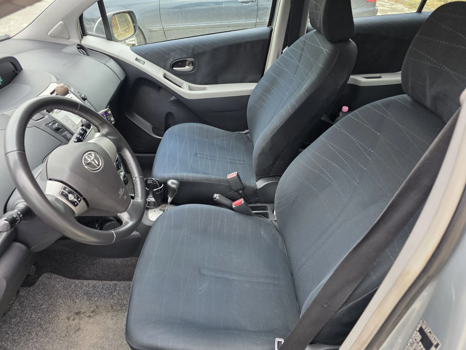 Toyota Yaris, снимка 6 - Автомобили и джипове - 55266588