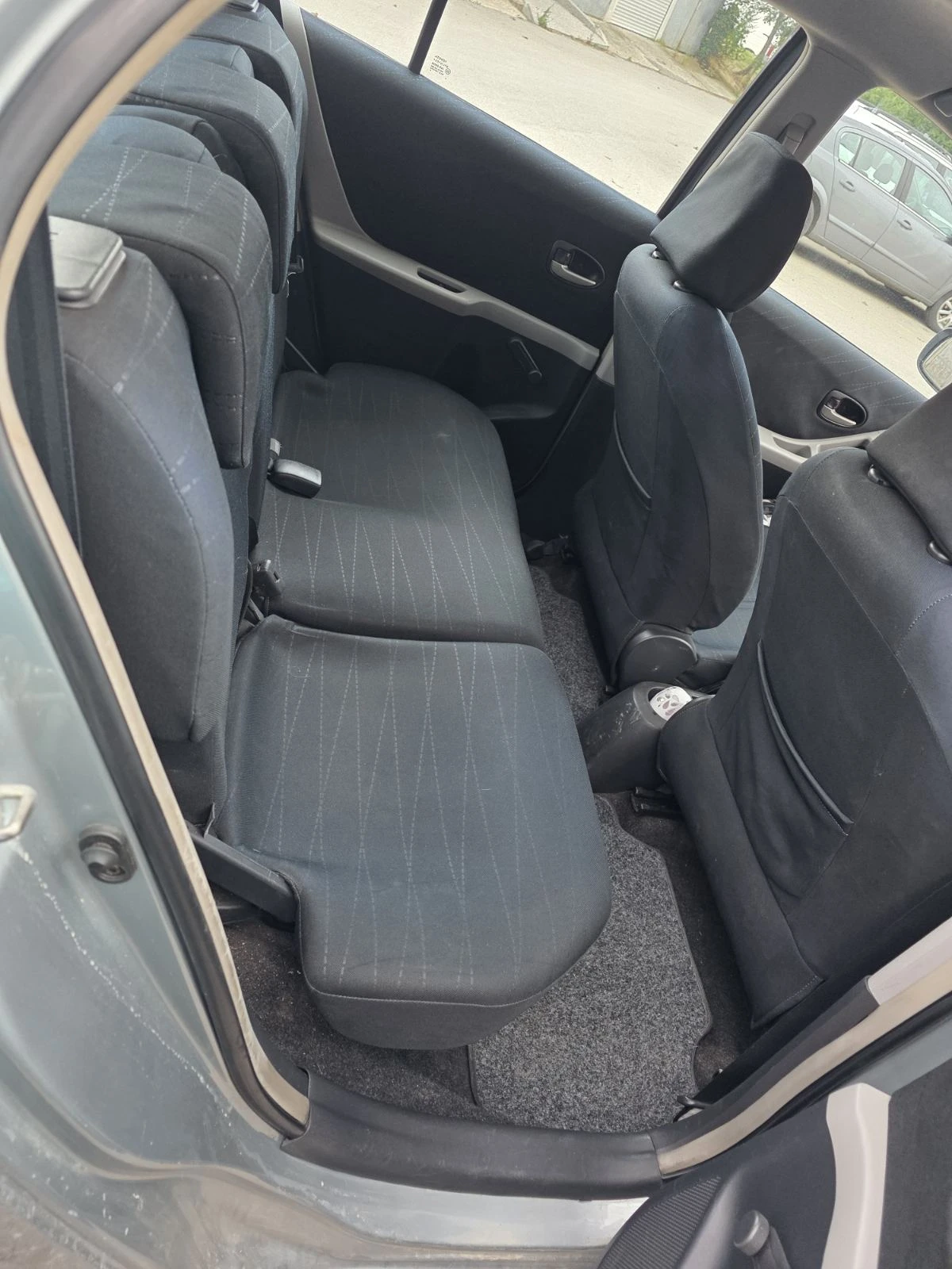 Toyota Yaris, снимка 12 - Автомобили и джипове - 55266588