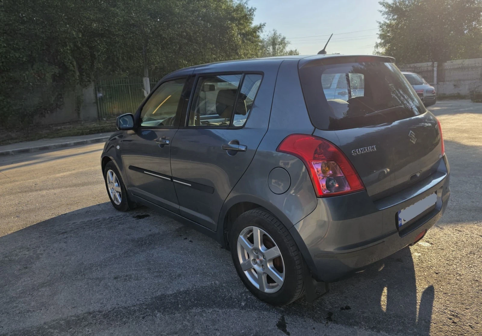 Suzuki Swift 1.3i 4x4, снимка 3 - Автомобили и джипове - 55631505