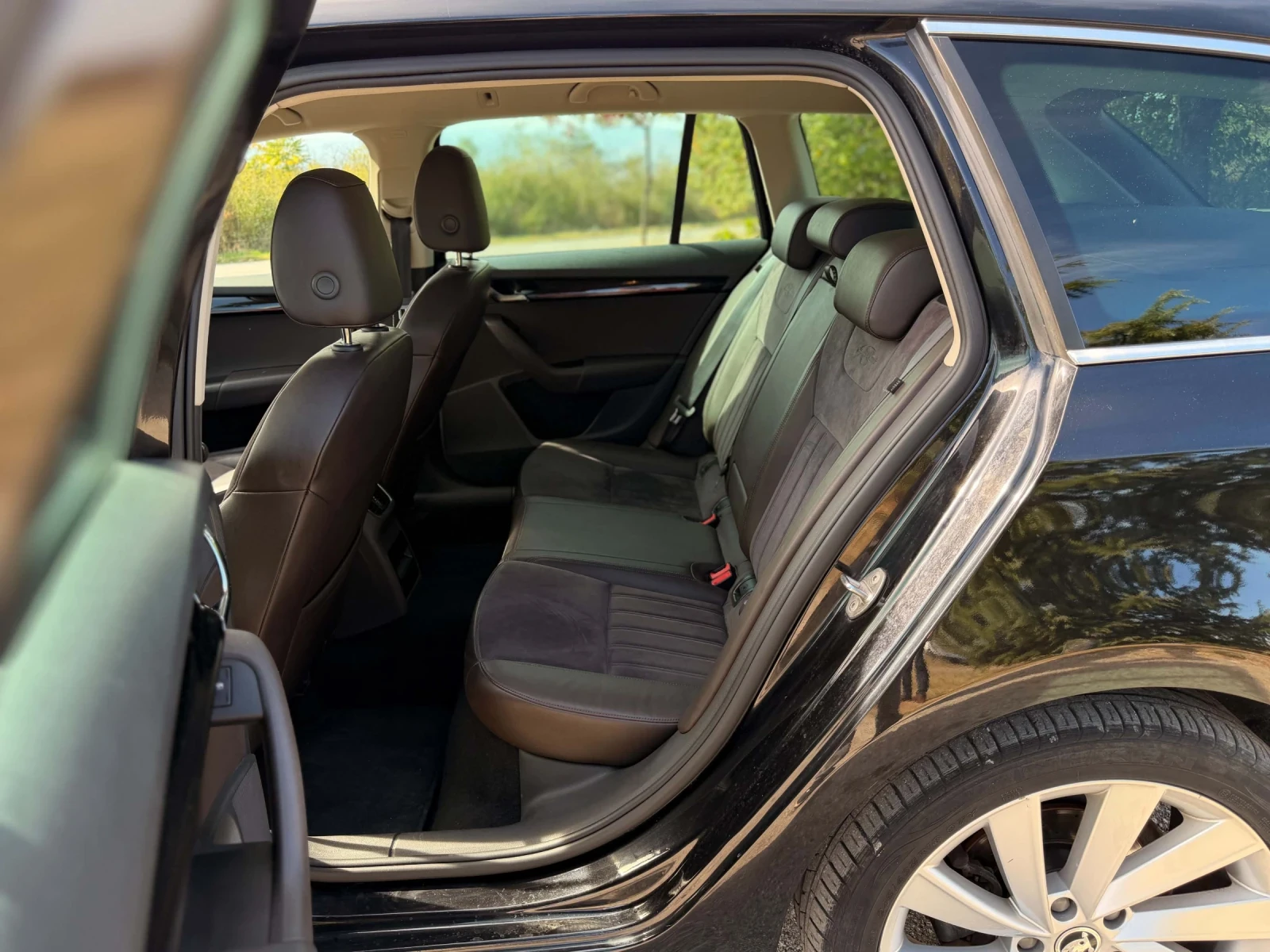 Skoda Octavia L&K 4x4 2.0 TDI 190 �.�. - ��������� | Mobile.bg � ����������� 4