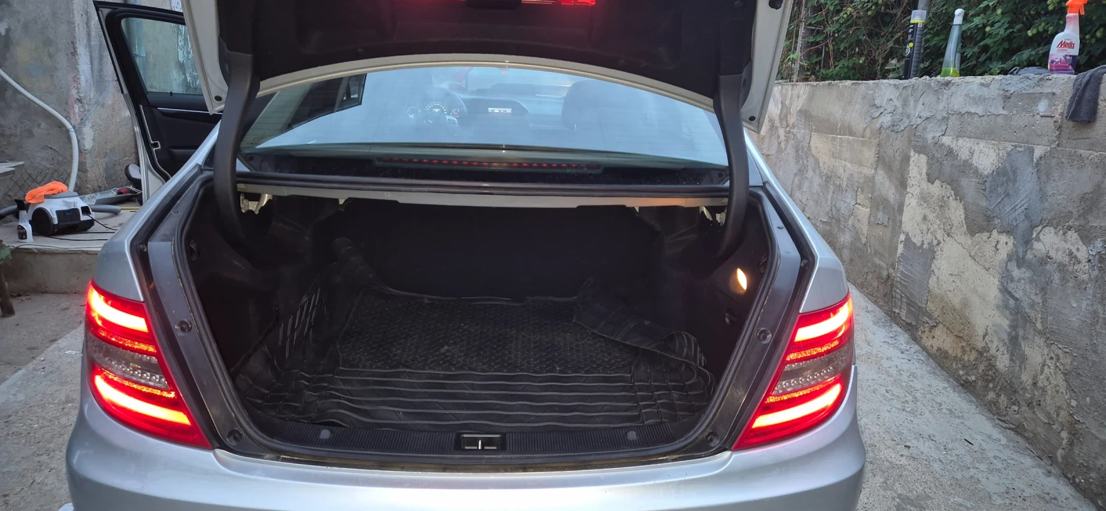 Mercedes-Benz C 180, снимка 11 - Автомобили и джипове - 56087698