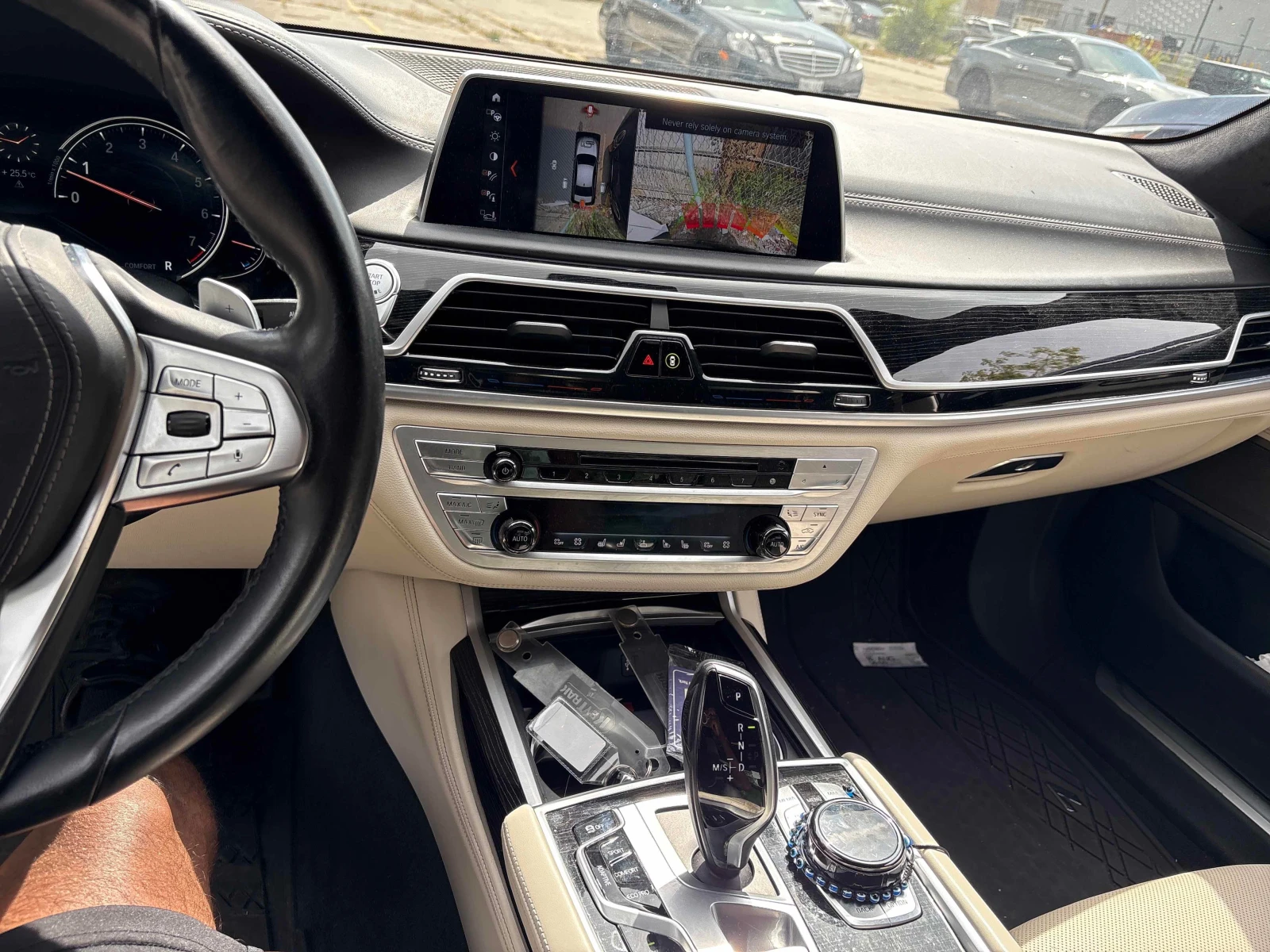 BMW 750 * 750i xDrive * CARFAX * ЦЕНА ДО БГ, снимка 8 - Автомобили и джипове - 56126765