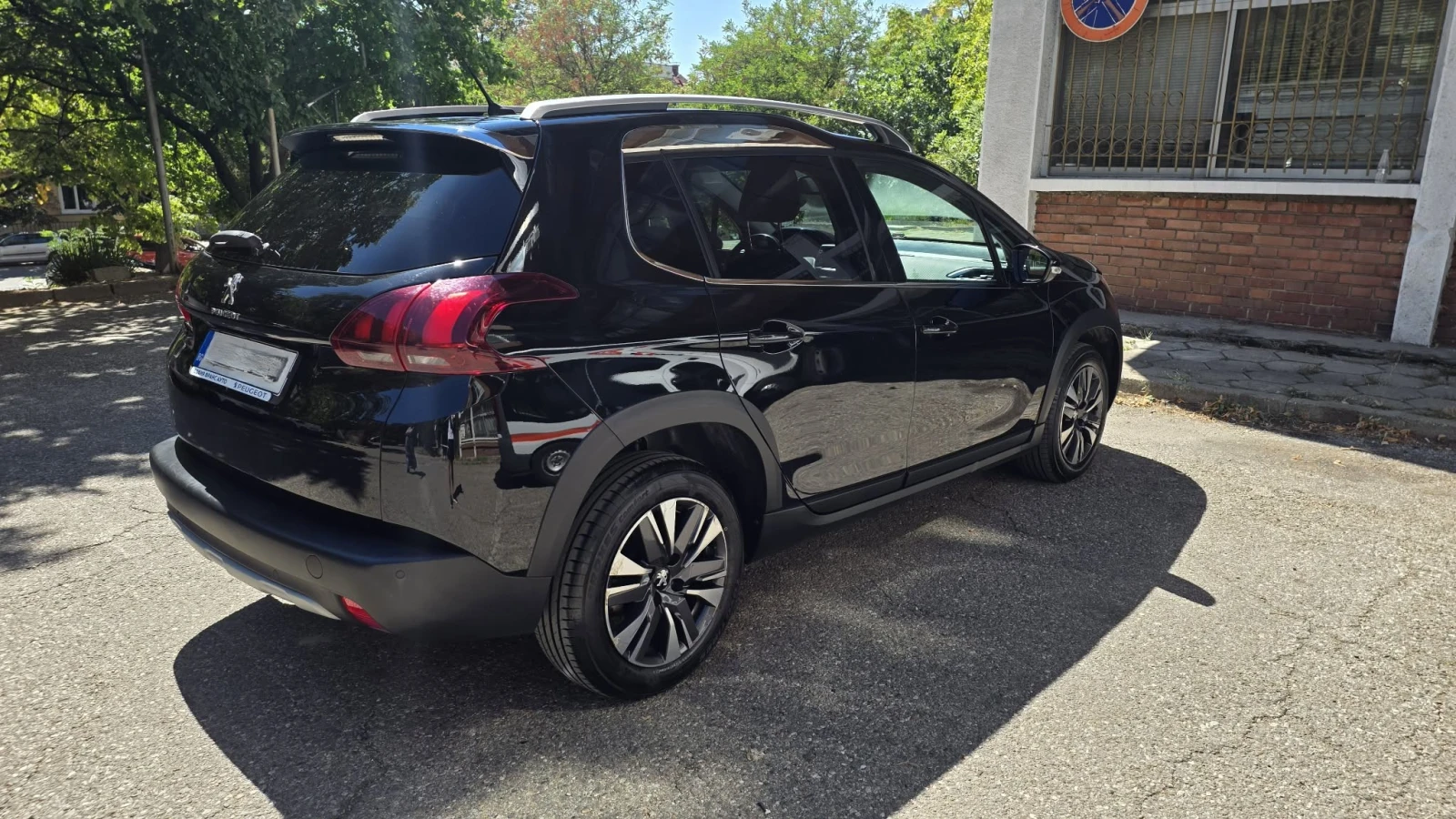 Peugeot 2008 Allure, снимка 7 - Автомобили и джипове - 56127730