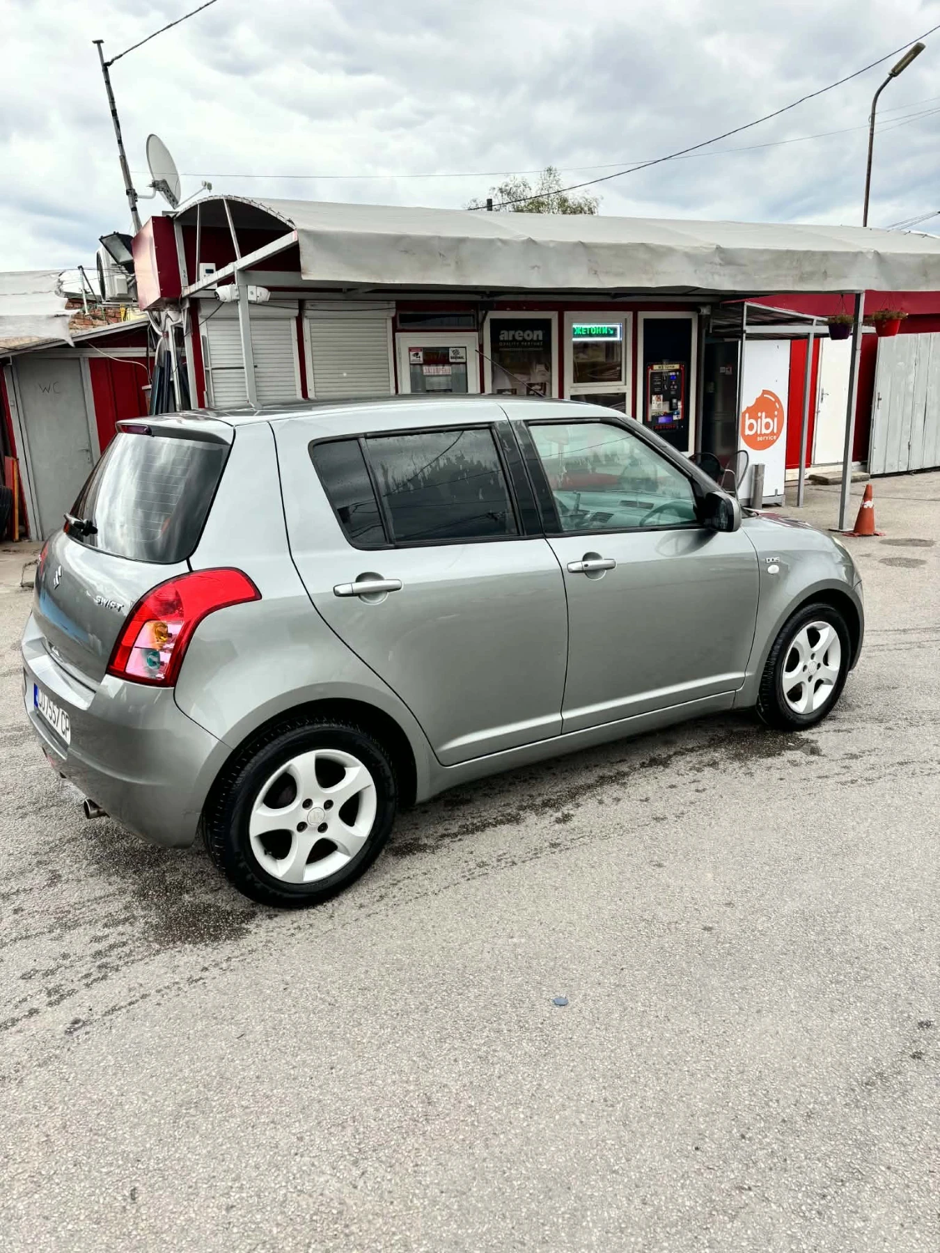 Suzuki Swift, снимка 3 - Автомобили и джипове - 56345272