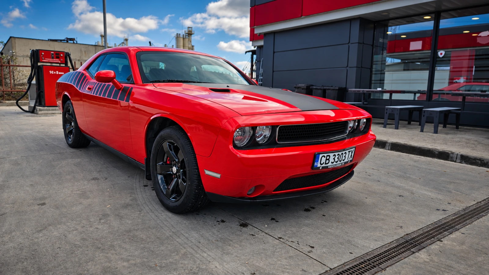 Dodge Challenger V6