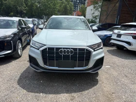 Audi Q7 Komfort* 2 КЛЮЧА * ПАНОРАМА * CARFAX * АВТО КРЕДИТ, снимка 2