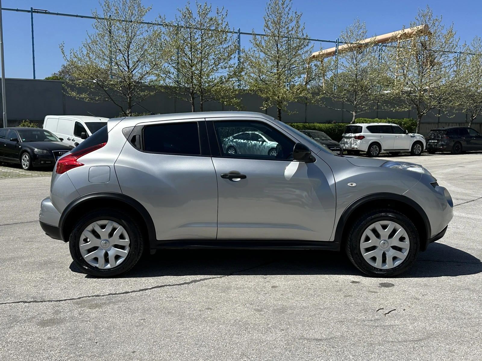 Nissan Juke, снимка 5 - Автомобили и джипове - 54351992