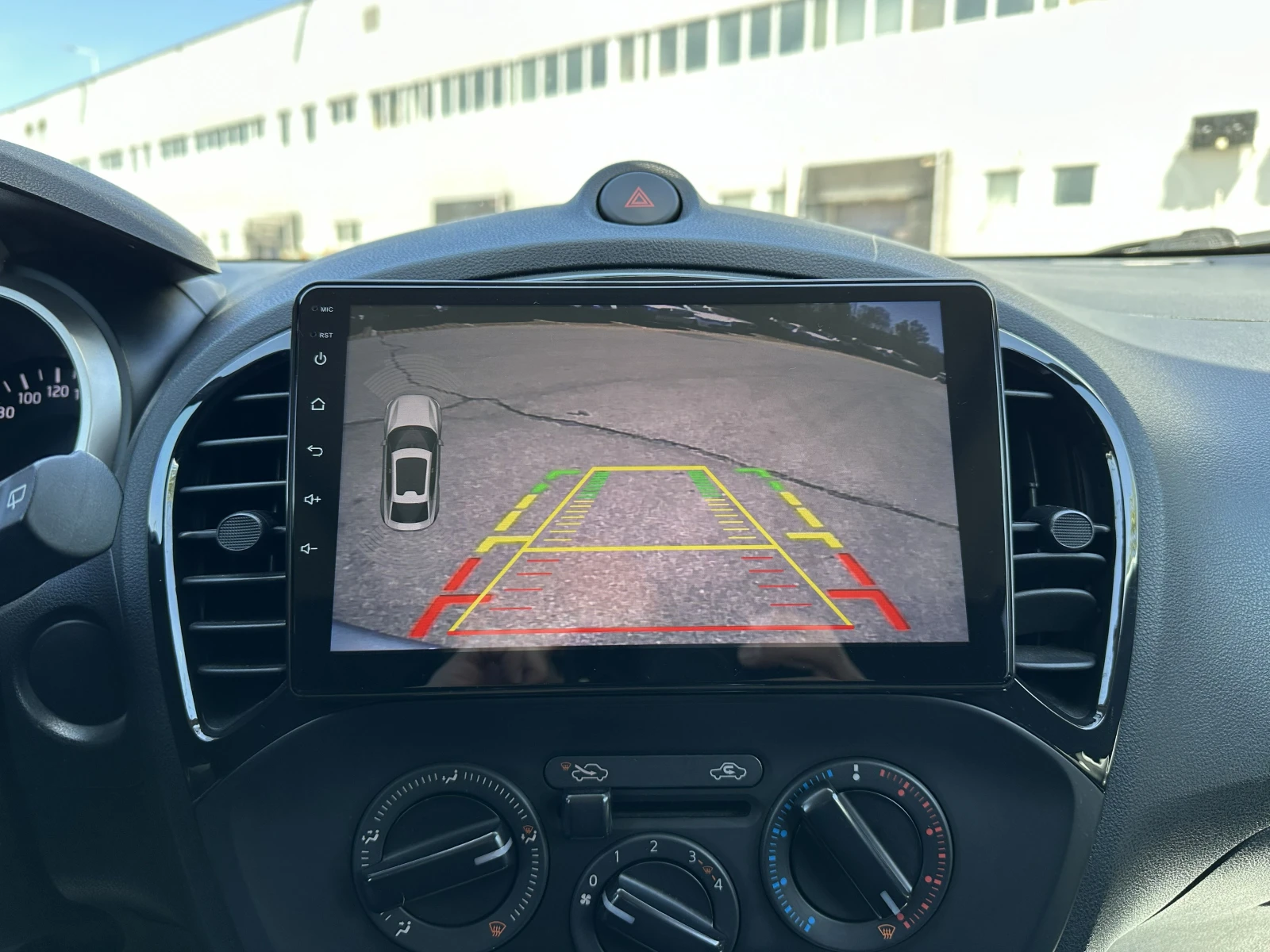 Nissan Juke, снимка 12 - Автомобили и джипове - 54351992