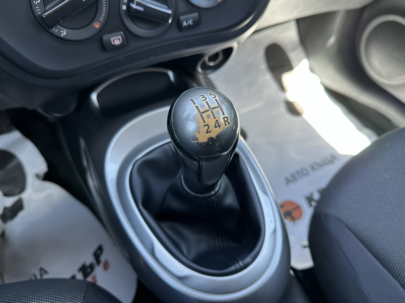 Nissan Juke, снимка 11 - Автомобили и джипове - 54351992