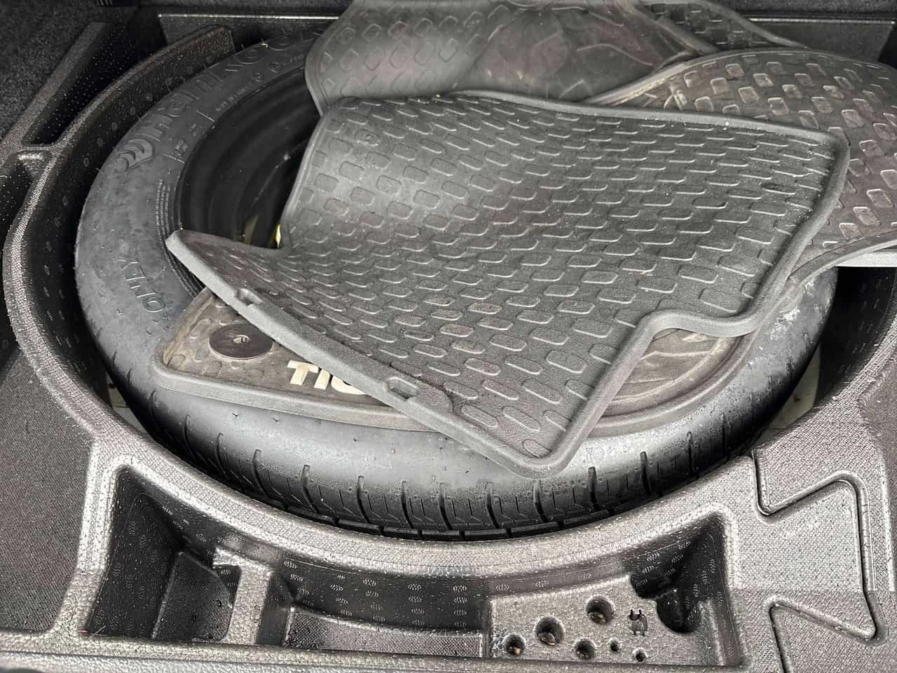 VW Tiguan * Comfortline * PANO* KEYLESS* ПОДГРЕВ* , снимка 16 - Автомобили и джипове - 54383027