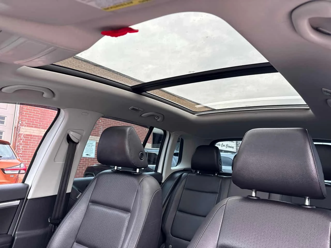 VW Tiguan * Comfortline * PANO* KEYLESS* ПОДГРЕВ* , снимка 13 - Автомобили и джипове - 54383027
