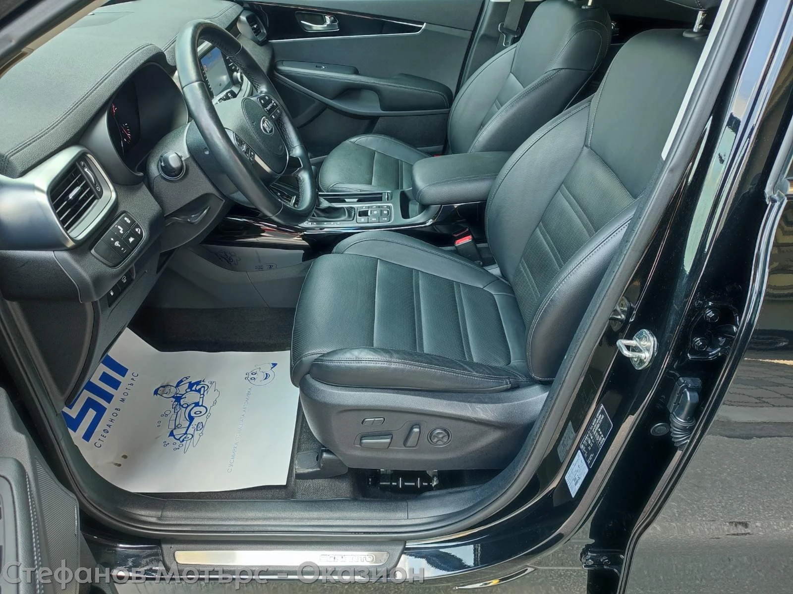Kia Sorento 4x4 Platinum Edition 2.2 CRDi (200hp) AT8, снимка 12 - Автомобили и джипове - 54791479