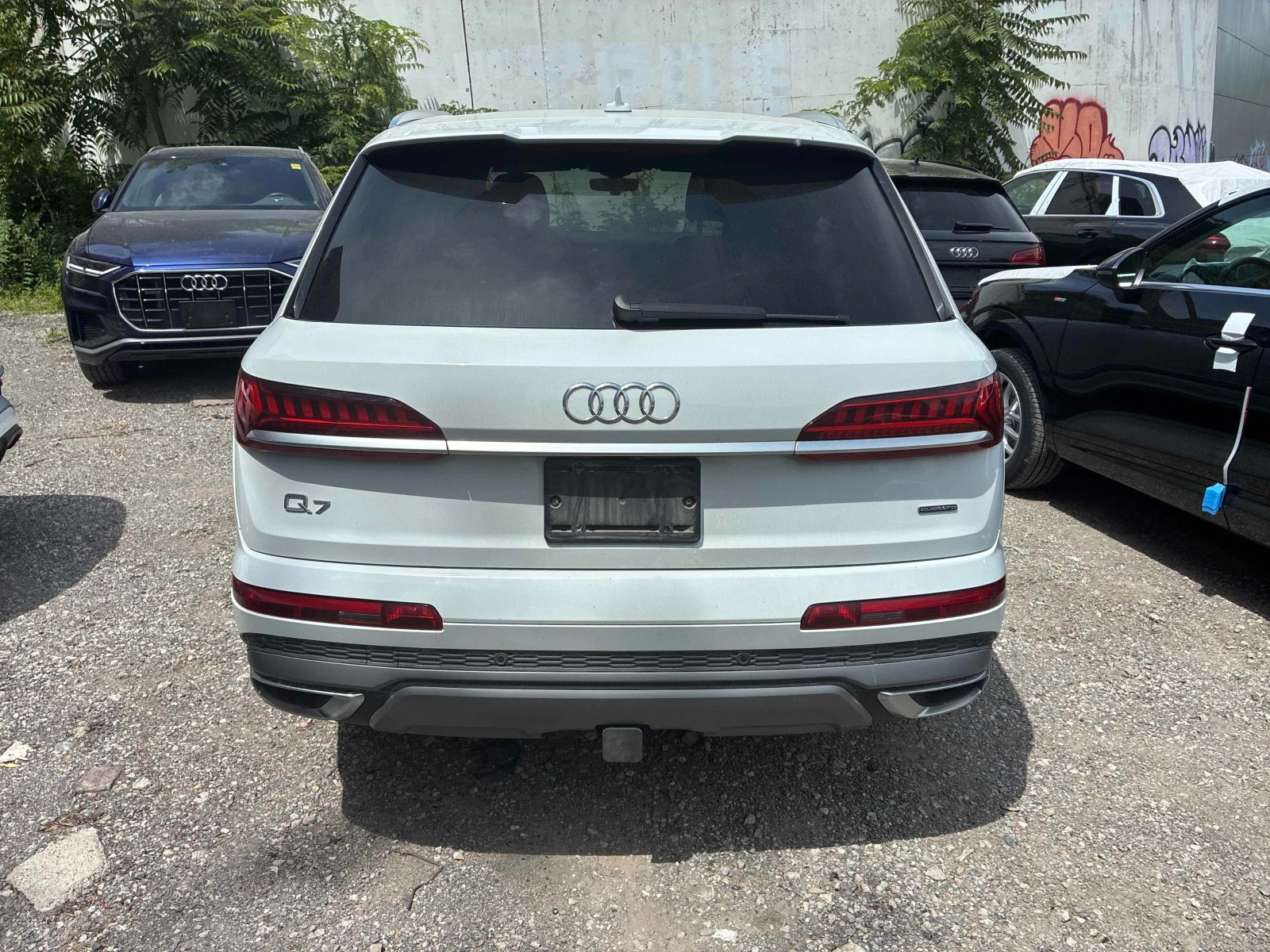 Audi Q7 Komfort* 2 КЛЮЧА * ПАНОРАМА * CARFAX * АВТО КРЕДИТ, снимка 5 - Автомобили и джипове - 55218352