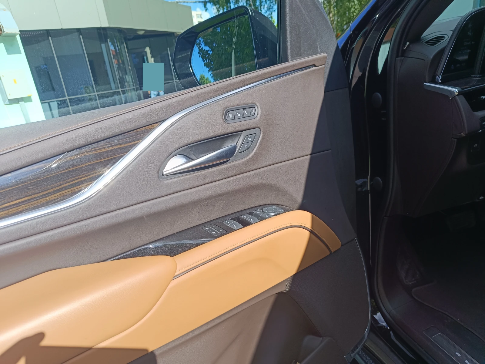 Cadillac Escalade, снимка 5 - Автомобили и джипове - 55307533