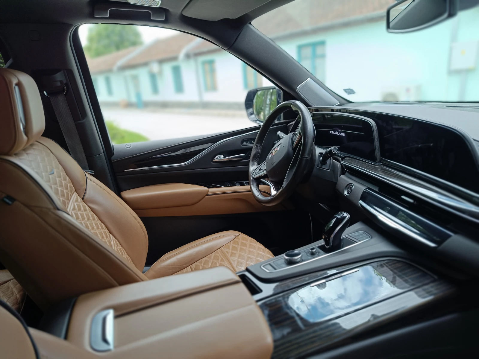 Cadillac Escalade, снимка 11 - Автомобили и джипове - 55307533