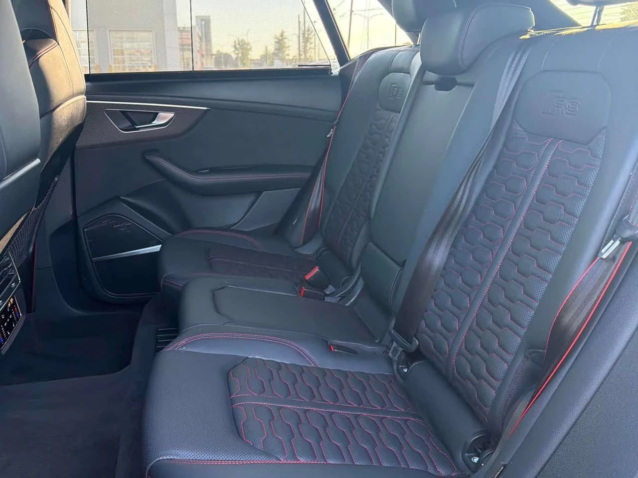 Audi RSQ8 * 4.0 TFSI quattro * CARFAX * , снимка 11 - Автомобили и джипове - 55592228