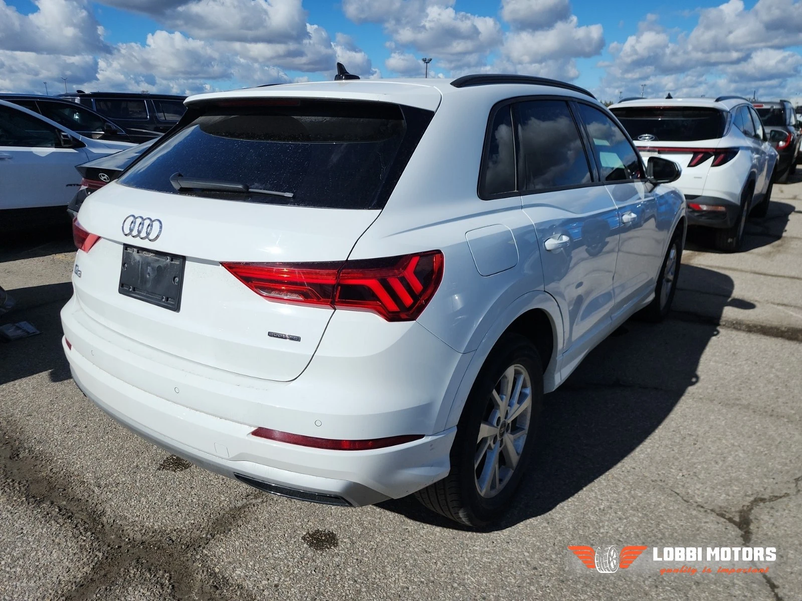 Audi Q3, снимка 2 - Автомобили и джипове - 56436007