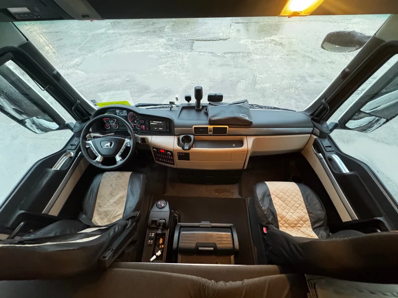 Man Tgx TGX 500/EURO 6/XXL/DISTRONIC/LINE ASSIST/, снимка 11 - Камиони - 53035402