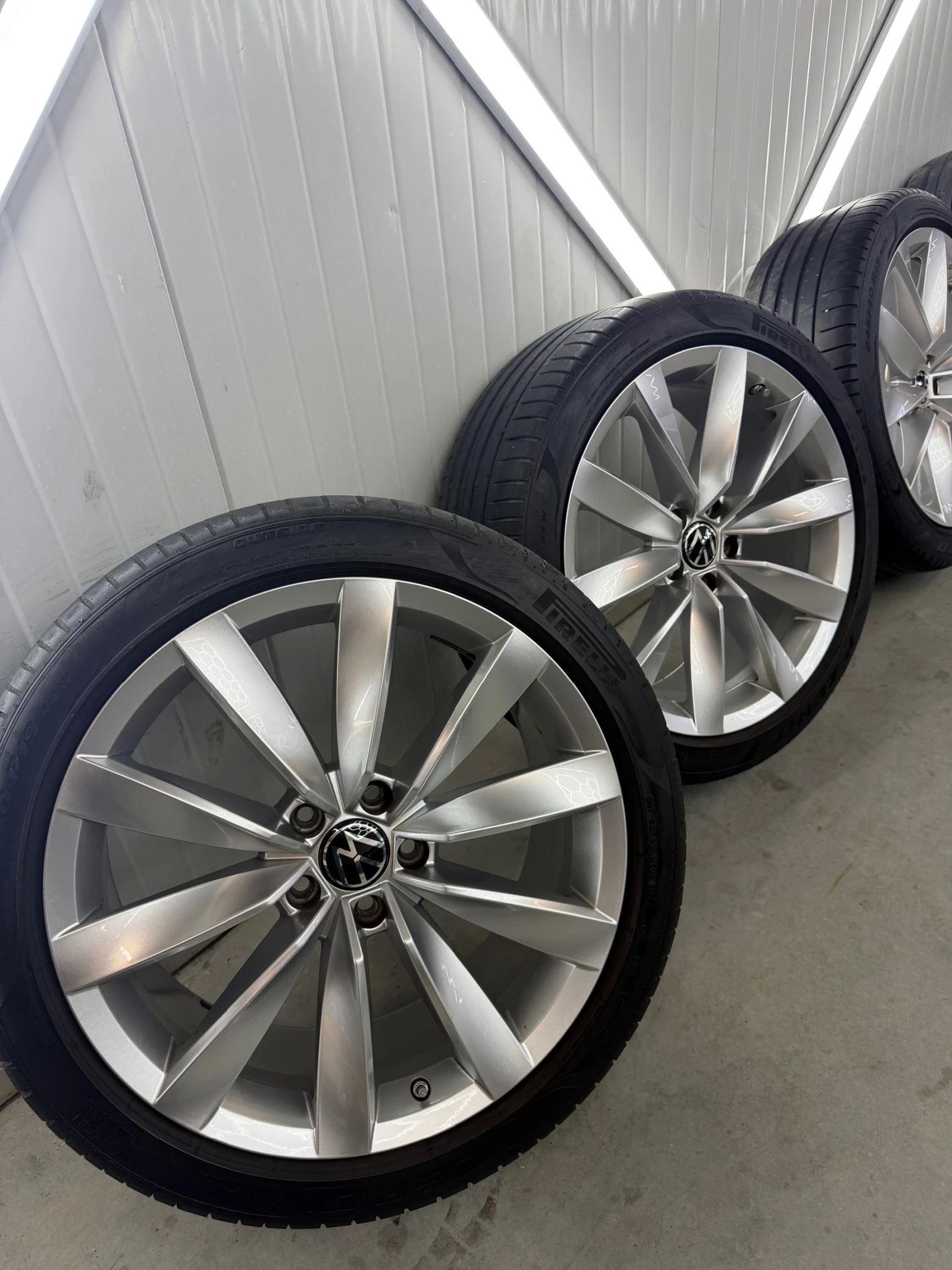 Гуми с джанти Pirelli 245/40R19, снимка 12 - Гуми и джанти - 56217263