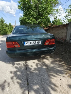 Mercedes-Benz E 200, снимка 4