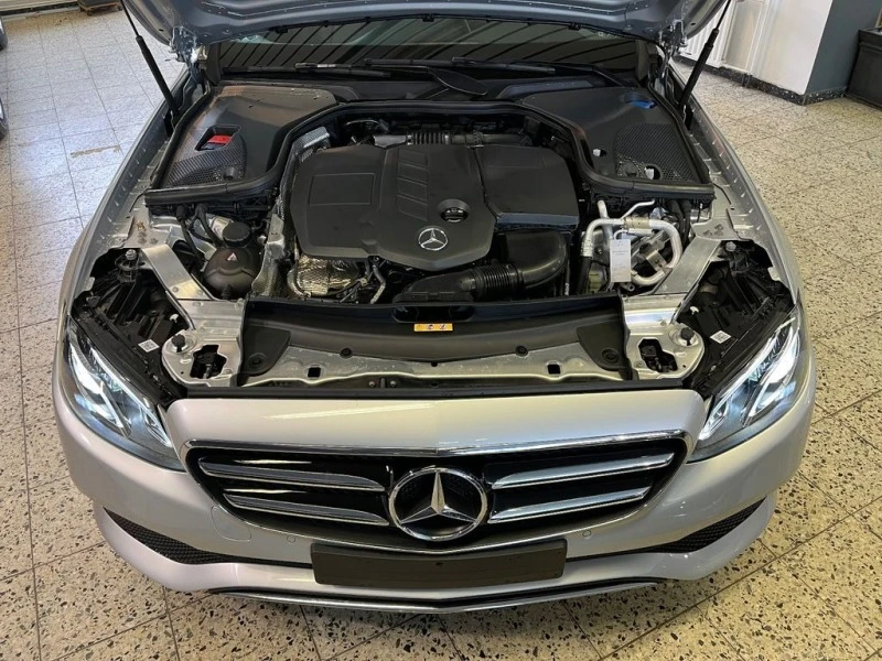 Mercedes-Benz E 220 CDI, Авангард, снимка 2 - Автомобили и джипове - 42813168