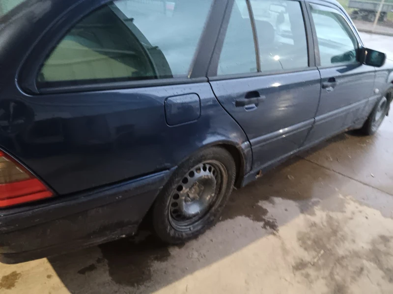 Mercedes-Benz C 220, снимка 14 - Автомобили и джипове - 49155168