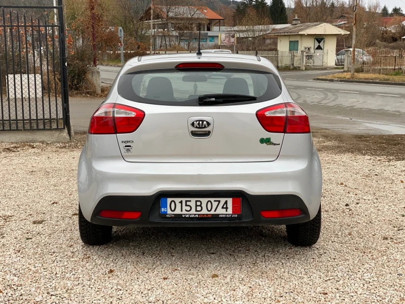 Kia Rio Бензин / Газ, снимка 5 - Автомобили и джипове - 47981159