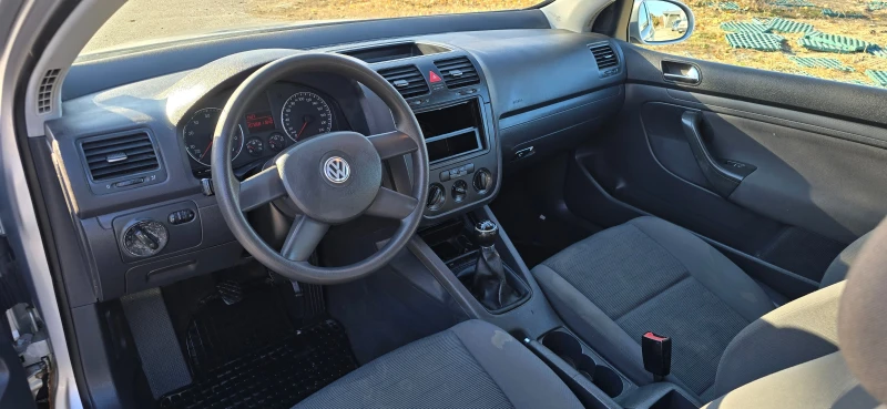 VW Golf 1.4i 75кс , снимка 8 - Автомобили и джипове - 48110906