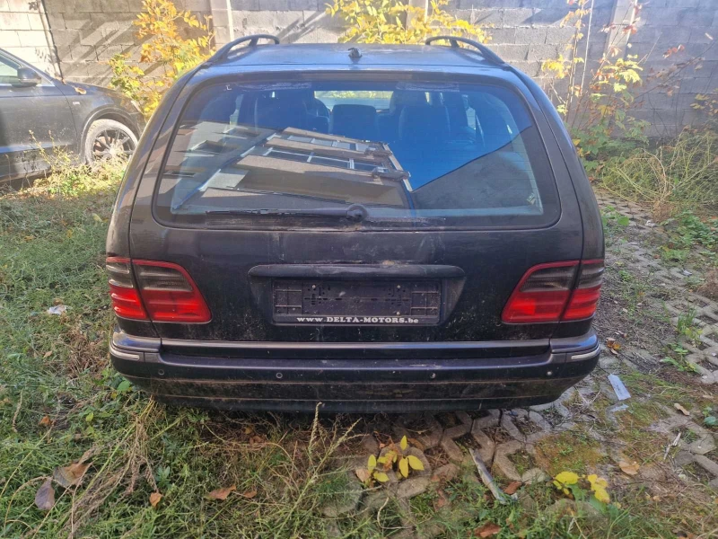 Mercedes-Benz E 270 CDI, снимка 2 - Автомобили и джипове - 52500837