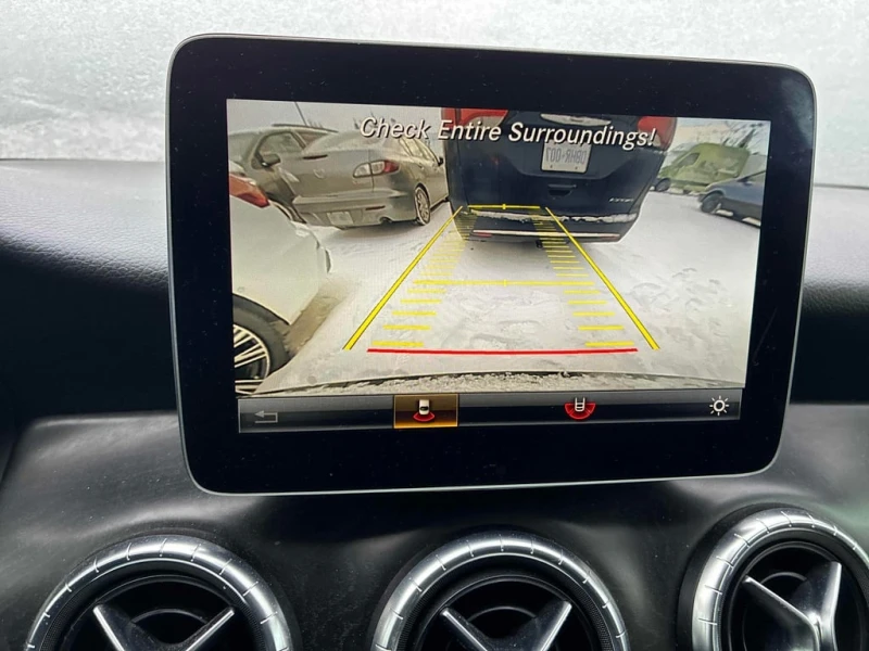 Mercedes-Benz CLA * 250 * CARFAX * БЕЗ ПЪРВОНАЧАЛНА ВНОСКА, снимка 13 - Автомобили и джипове - 52967194