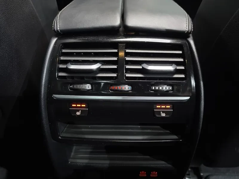 BMW 520 Luxury Plus (G30), снимка 17 - Автомобили и джипове - 55925915