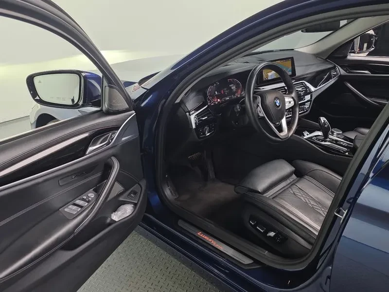 BMW 520 Luxury Plus (G30), снимка 11 - Автомобили и джипове - 55925915