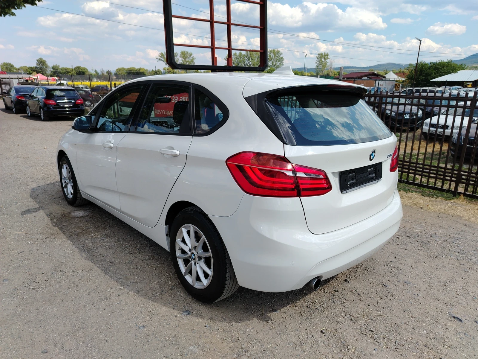 BMW 2 Active Tourer 218  - изображение 8
