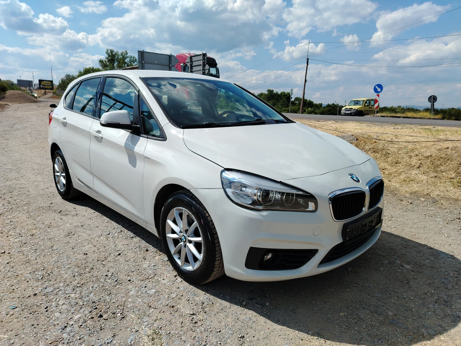 BMW 2 Active Tourer 218  - изображение 5