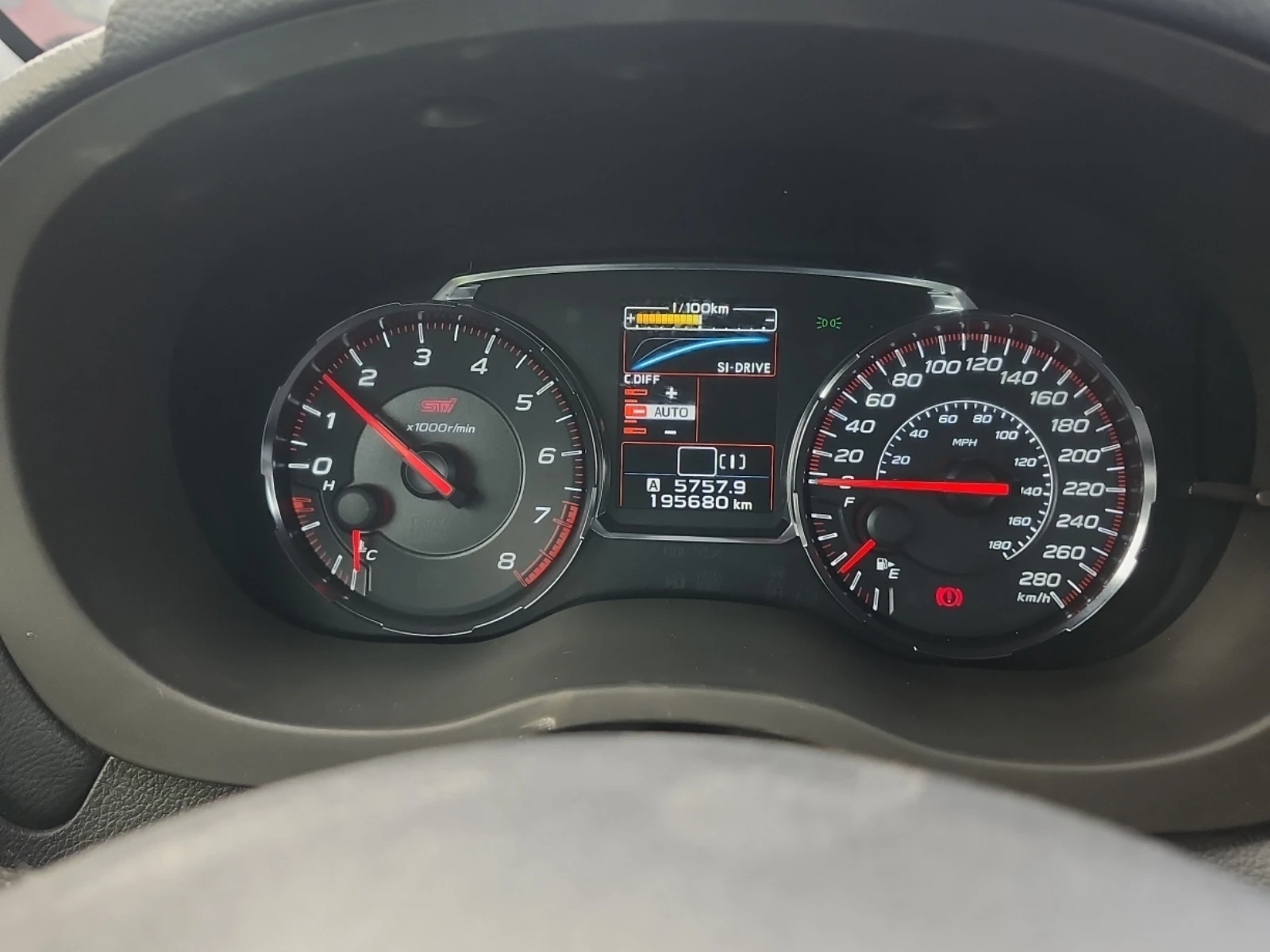 Subaru WRX * STI* * АвтоКредит*  - изображение 10