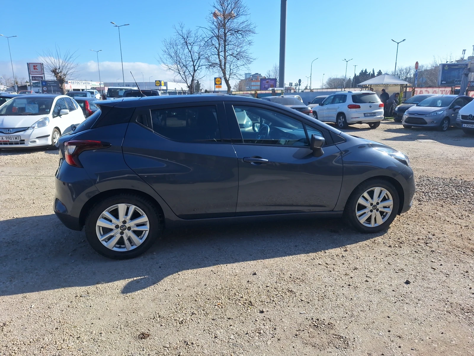 Nissan Micra 1.0 automat, снимка 8 - Автомобили и джипове - 51821831