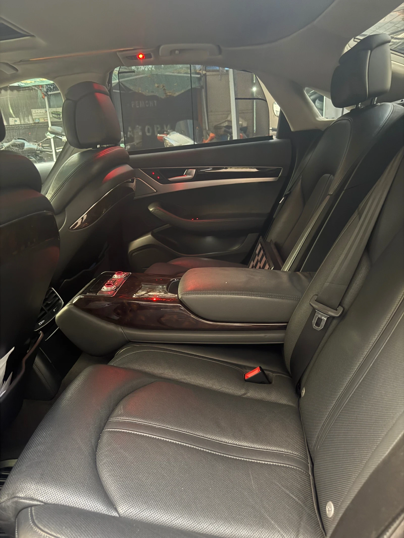 Audi A8 4.2i - изображение 6