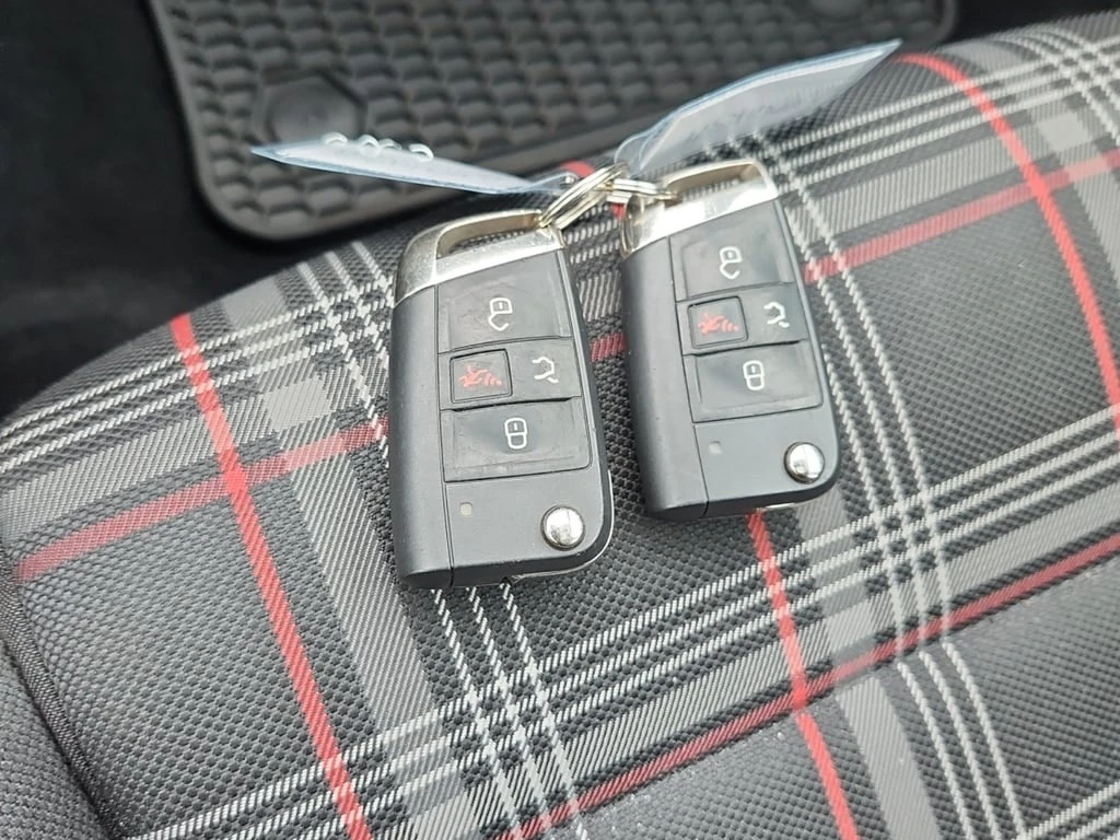 VW Golf GTI * CARFAX * ФИНАНСИРАНЕ - изображение 8