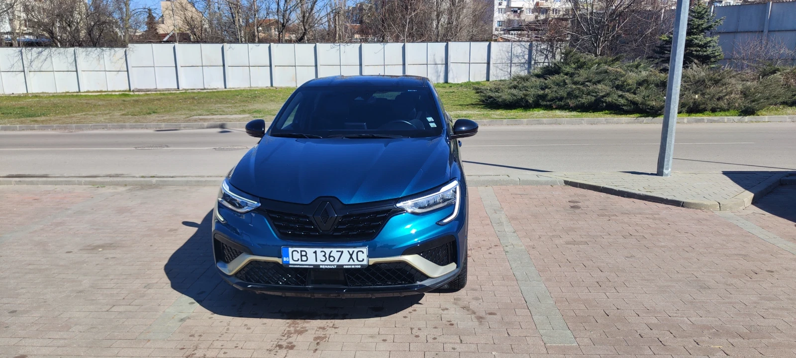 Renault Arkana, снимка 2 - Автомобили и джипове - 53768917