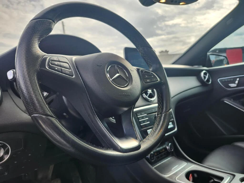 Mercedes-Benz CLA 250 4MATIC* АвтоКредит* (ЦЕНА ДО БГ), снимка 3 - Автомобили и джипове - 53916205