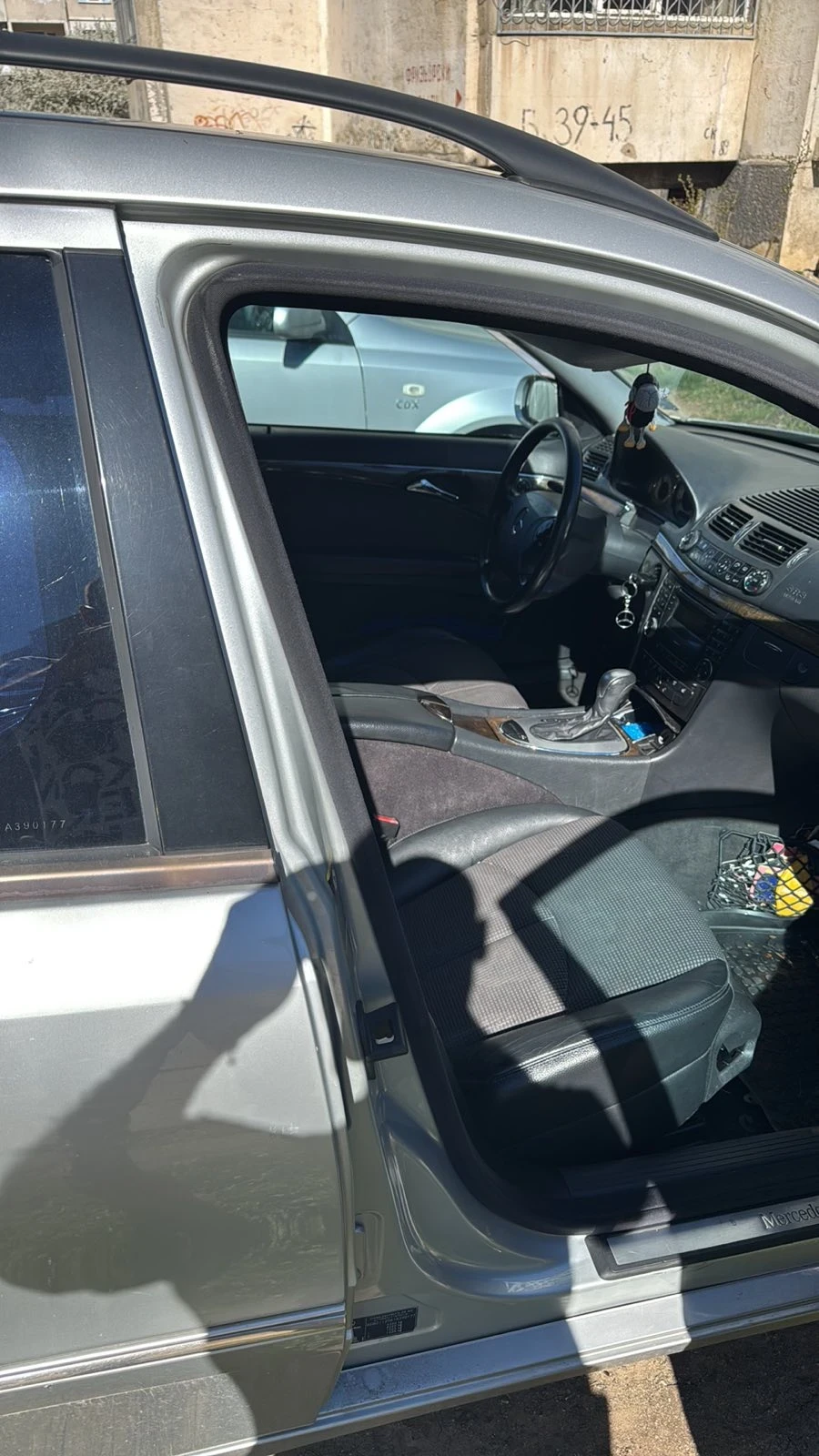 Mercedes-Benz E 220, снимка 3 - Автомобили и джипове - 54114878