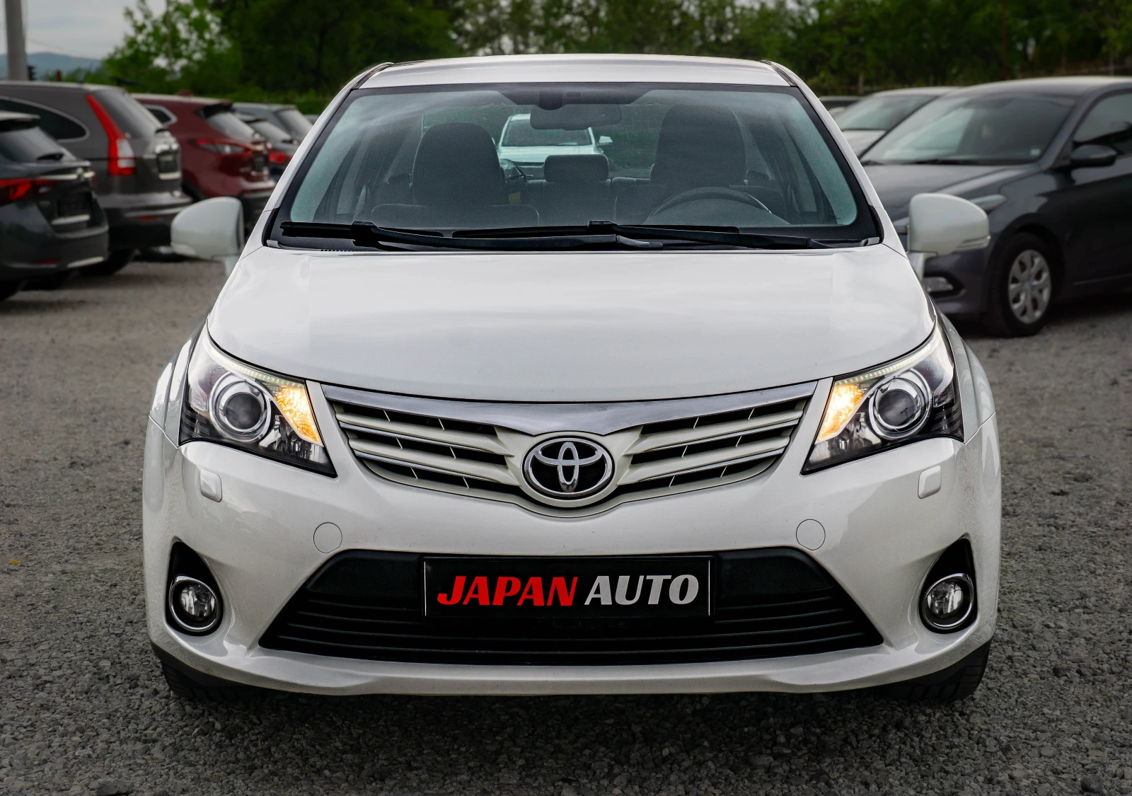 Toyota Avensis 1.8 бензин | ТОП! FACELIFT | С ГАРАНЦИЯ!, снимка 2 - Автомобили и джипове - 54456239