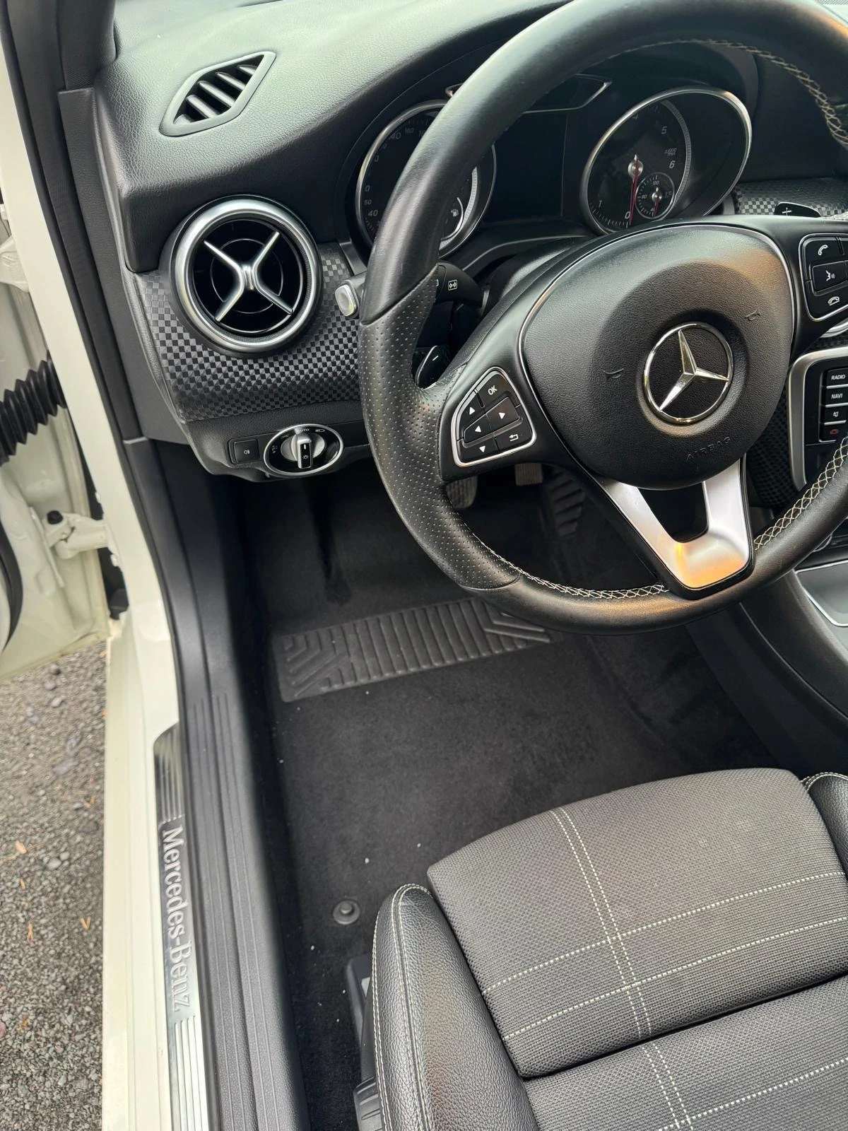 Mercedes-Benz A 220, снимка 13 - Автомобили и джипове - 54671410
