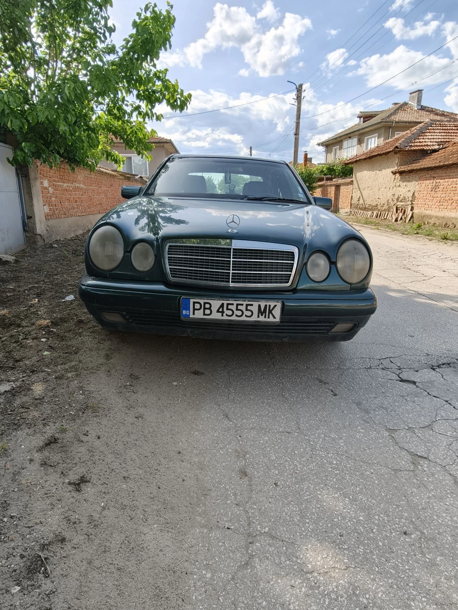 Mercedes-Benz E 200