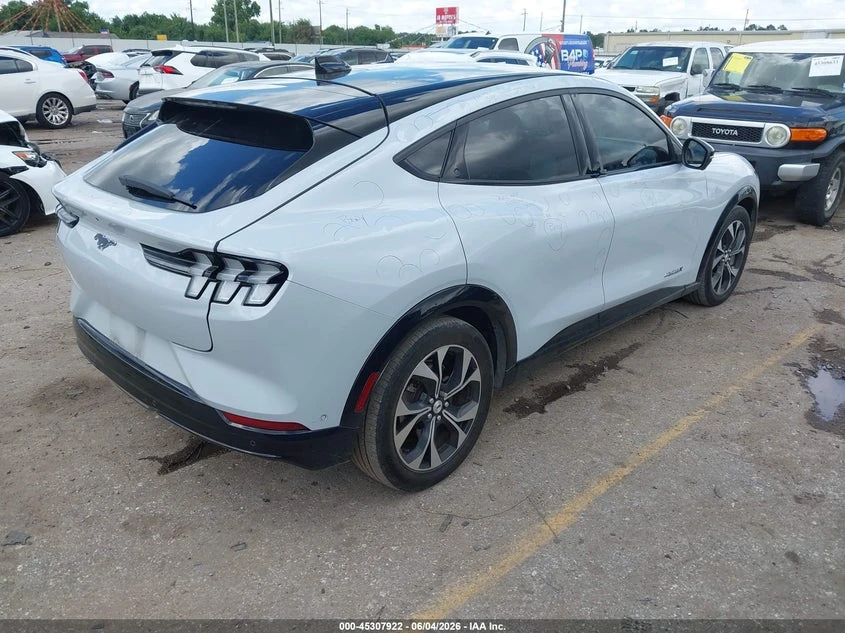 Ford Mustang Mach-E Premium, снимка 4 - Автомобили и джипове - 55126923