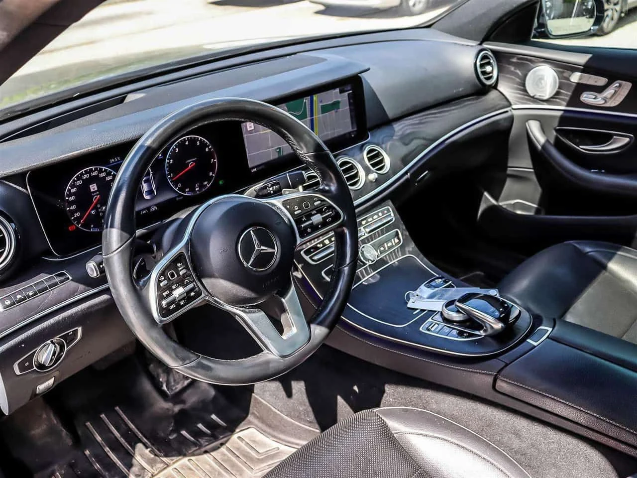 Mercedes-Benz E 450 AMG Line * Фиксирана цена до България * CARFAX * , снимка 7 - Автомобили и джипове - 55299250