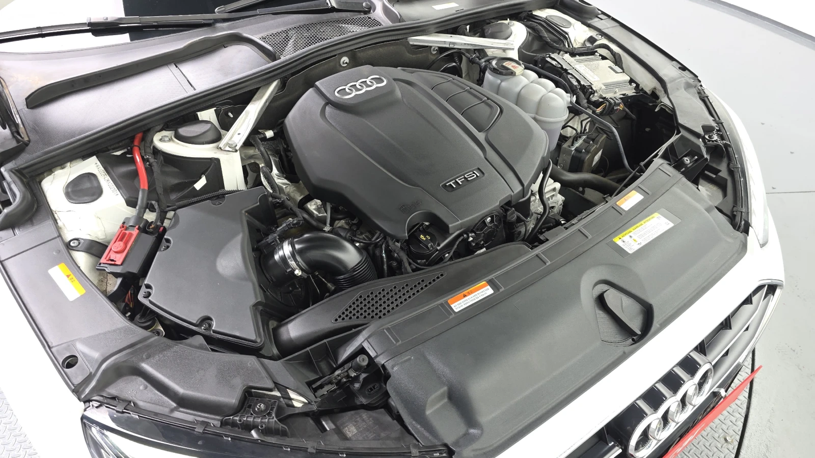 Audi A4  40 TFSI PREMIUM, снимка 17 - Автомобили и джипове - 55335844