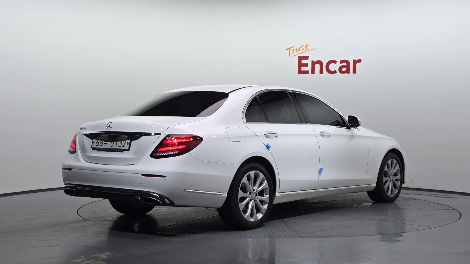 Mercedes-Benz E 220 Exclusive autoprime.bg, снимка 2 - Автомобили и джипове - 56022236