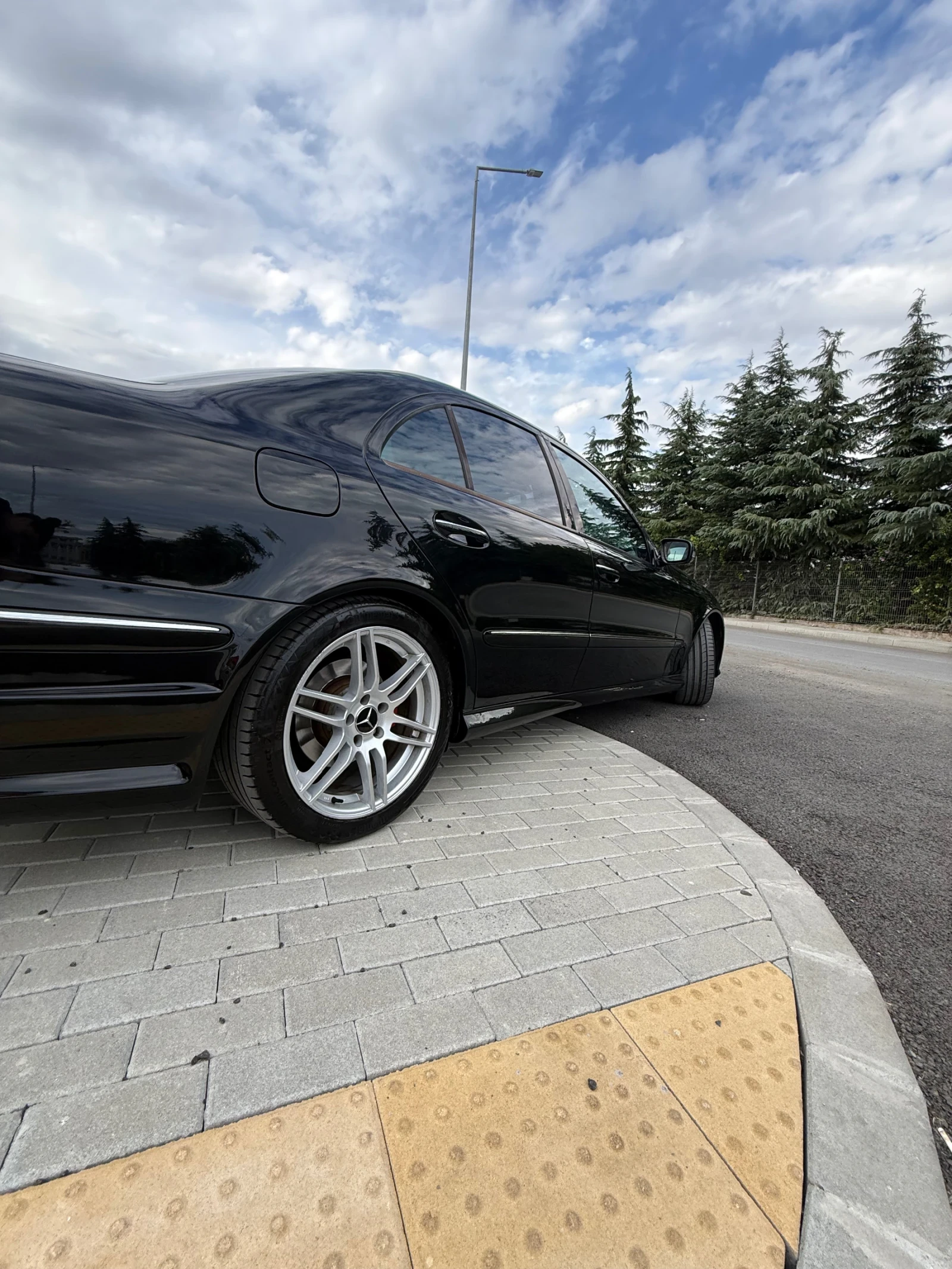 Mercedes-Benz E 320, снимка 4 - Автомобили и джипове - 56185102