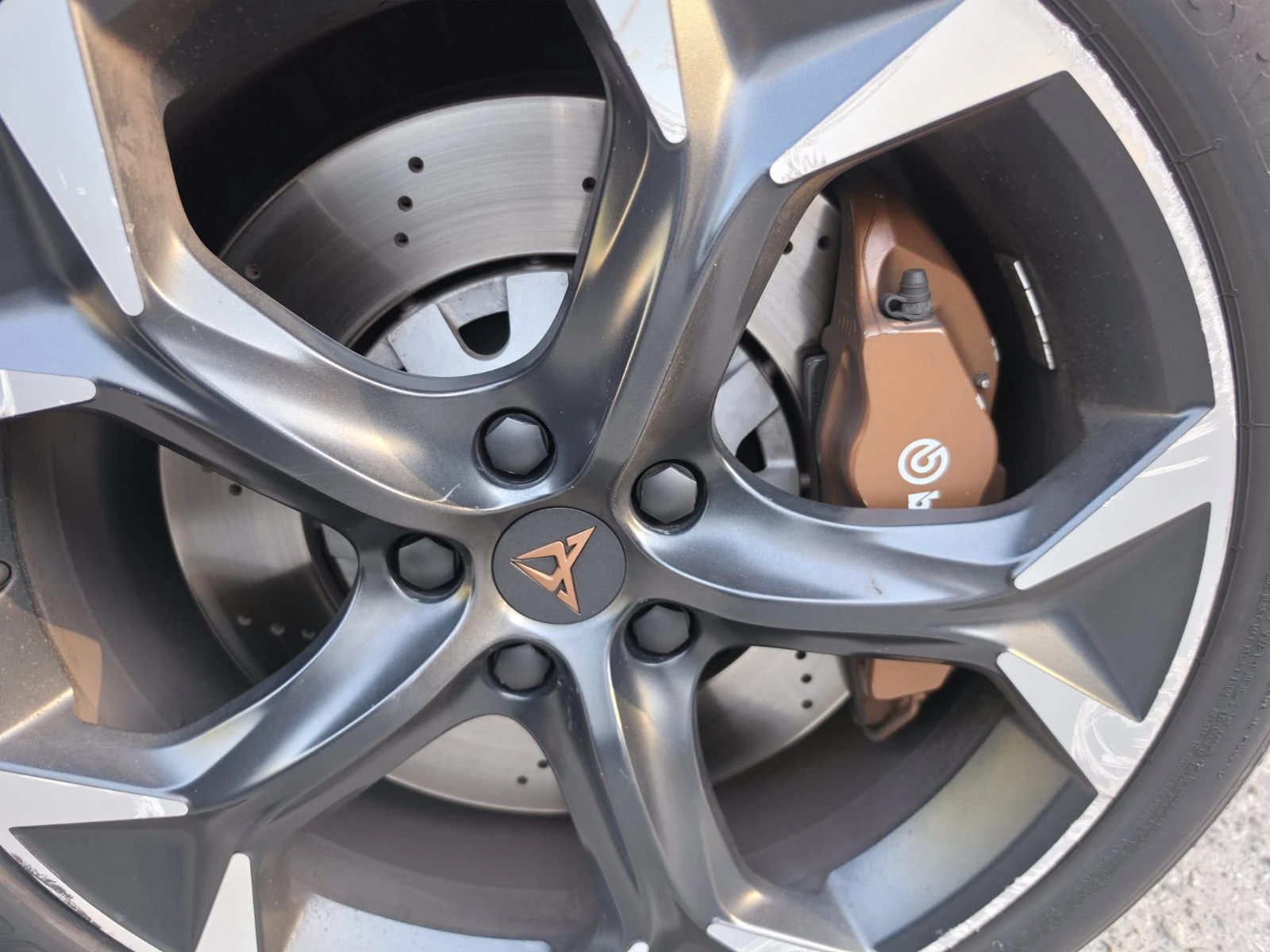 Cupra Formentor VZ3 310 к.с. DSG 4Drive | BREMBO | DCC | PANORAMA , снимка 10 - Автомобили и джипове - 56324004